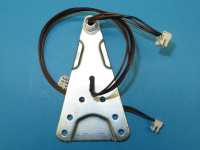 Петля  двери  холодильника